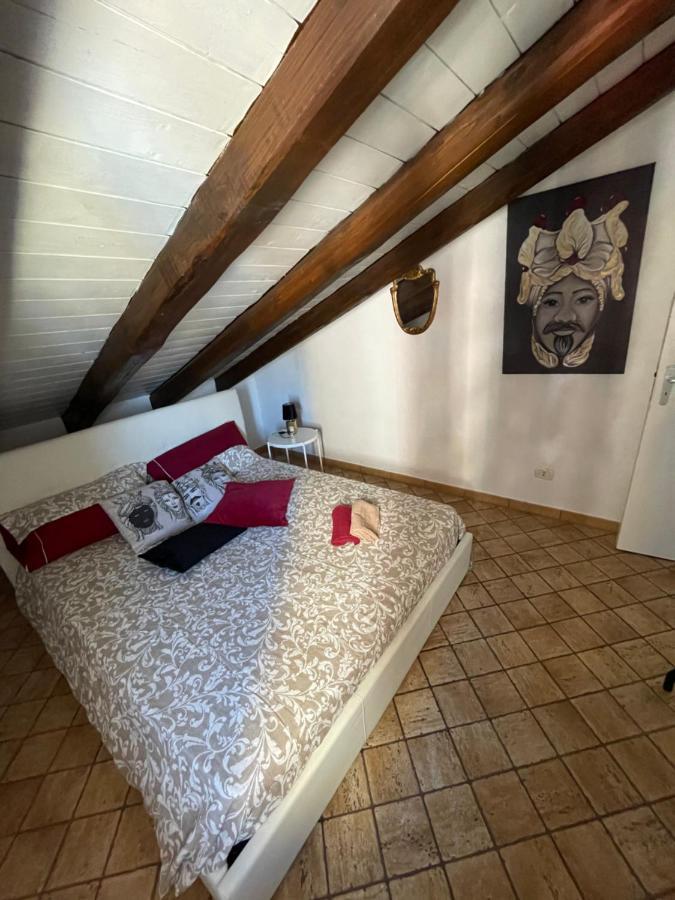La Mansarda Dei Mori Apartment Катания Екстериор снимка